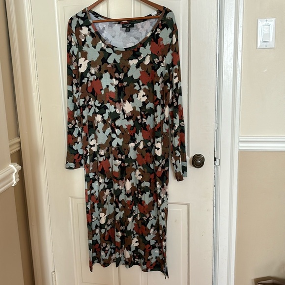 NWT Lord and Taylor Comfy Straight Dress in Fall Floral - Picture 5 of 7